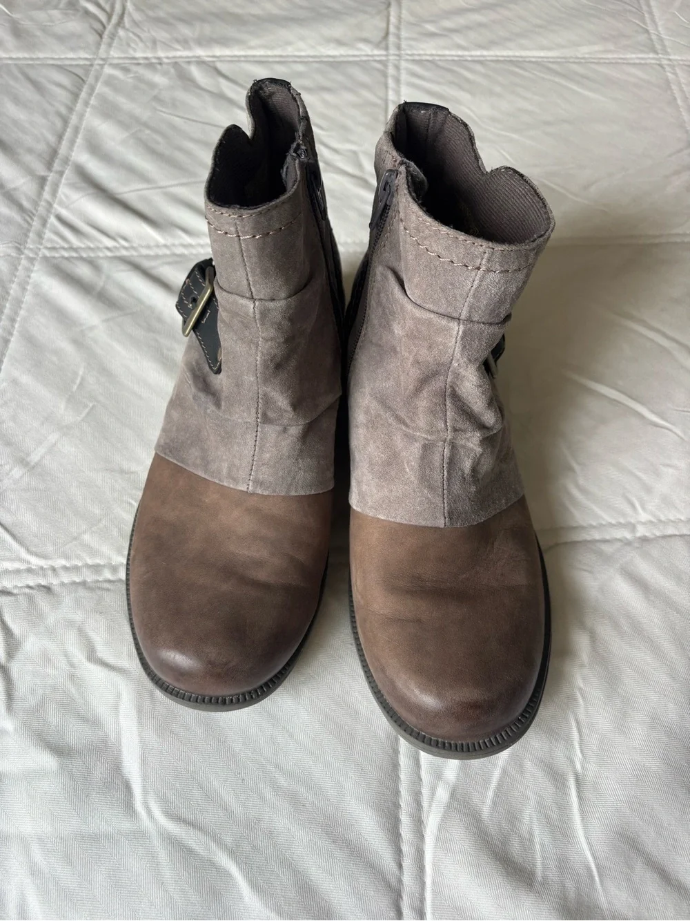 Earth Origins  Casual Suede & Leather Ankle Boots in Taupe black grey size 9